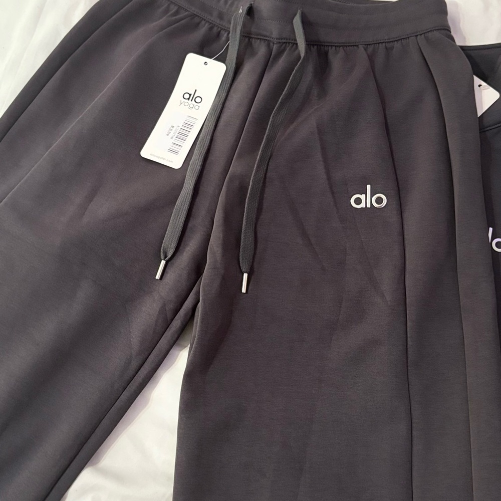 ALO Yoga Charcoal Tracksuit Set - Picture 3 of 5
